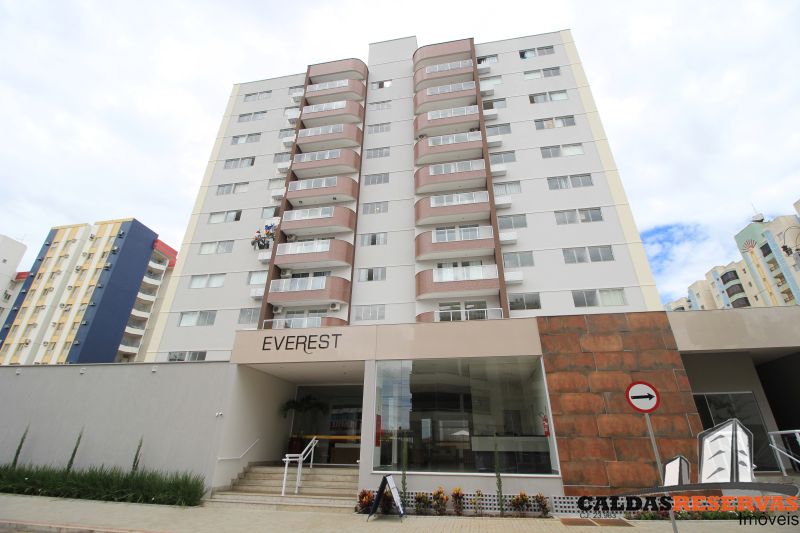 Everest Flat Service, próx Water Park, Clube Prive, Riviera, Boulevard -  HotFérias, Caldas Novas – Preços atualizados 2023